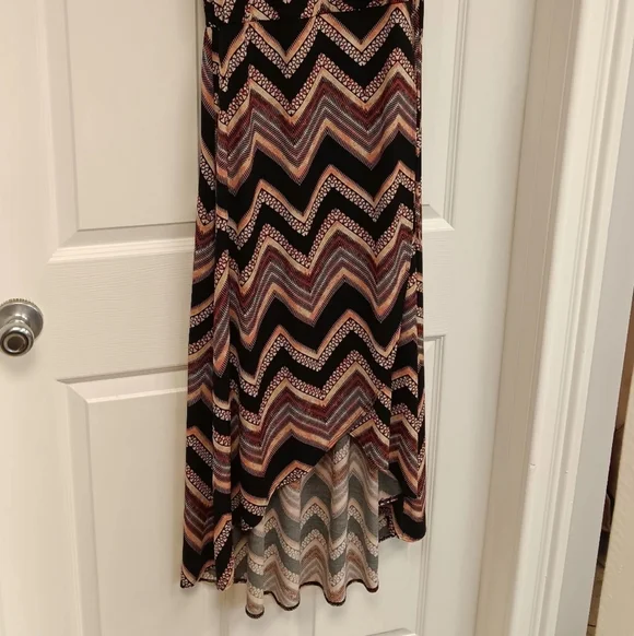 Maurices Dress, Size small, soft flower, Maxie dress multi color pre-owned - Picture 2 of 5